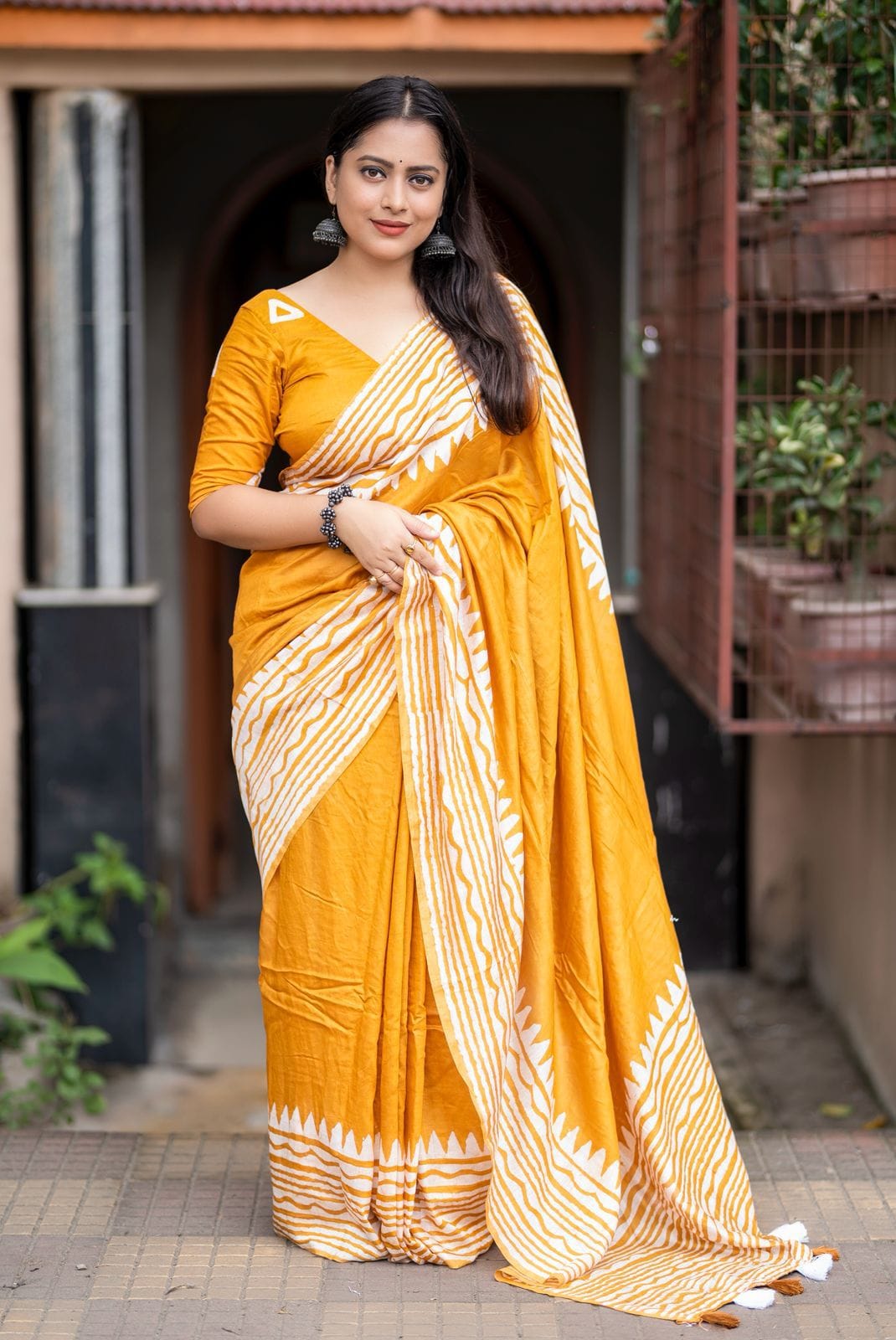 Digital Position Print Tusser Linen Saree